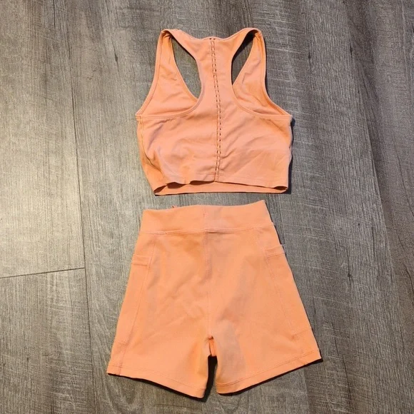 Aerie bike shorts and tank workout set - Picture 2 of 3